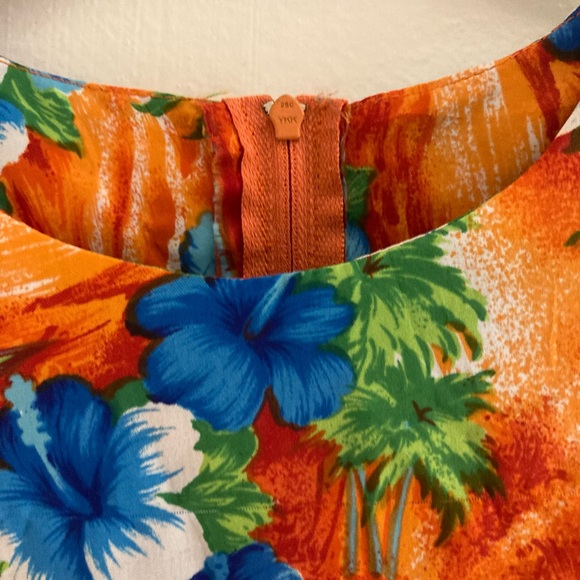 Vintage Hawaiian Caftan - Picture 3 of 6